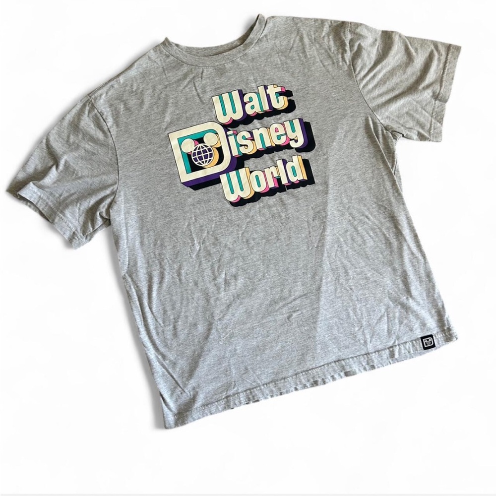 Walt Disney World T-Shirt Men’s XL Retro 3D Tv Letter Design